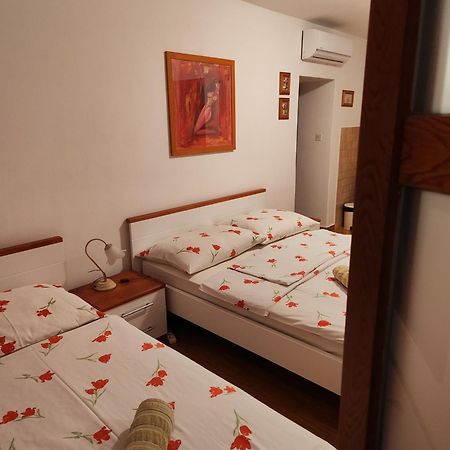 Apartmani Am Krk Town Eksteriør billede