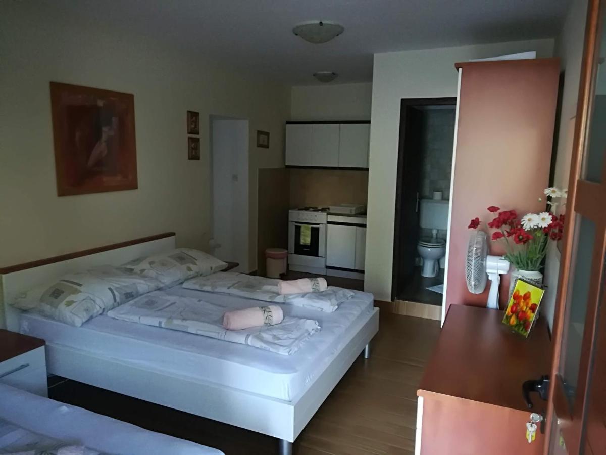 Apartmani Am Krk Town Eksteriør billede