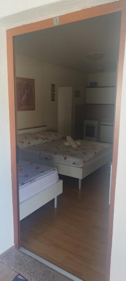 Apartmani Am Krk Town Eksteriør billede