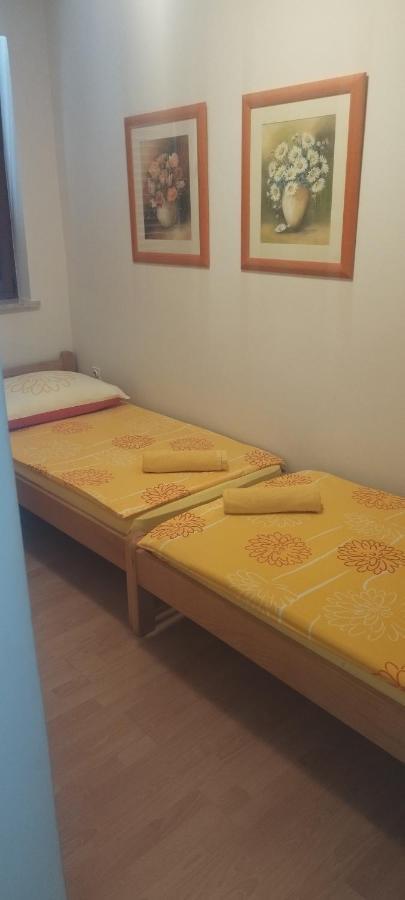 Apartmani Am Krk Town Eksteriør billede
